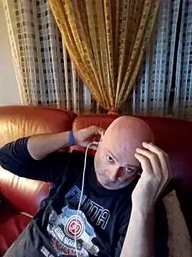 Snapshot of Alexis_Bull chatting on October 23, 2025, 11:14 pm Alexis Bull online show from October 23, 2025, 11:14 pm