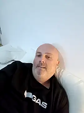 Alexis Bull online show from March 1, 2026, 2:39 pm