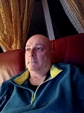 Alexis Bull online show from March 22, 2026, 10:44 pm