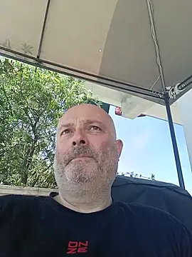 Snapshot of Alexis_Bull chatting on June 15, 2026, 10:04 am Alexis Bull online show from June 15, 2026, 10:04 am