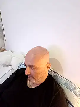 Snapshot of Alexis_Bull chatting on November 15, 2025, 4:00 pm Alexis Bull online show from November 15, 2025, 4:00 pm