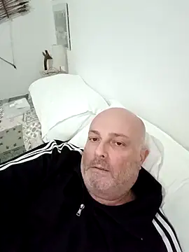 Alexis Bull online show from February 6, 2026, 5:42 pm