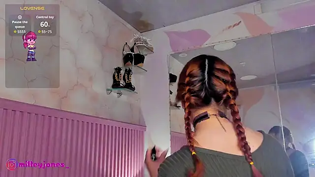 Snapshot of MilleyJones chatting on March 5, 2026, 11:51 am MilleyJones online show from March 5, 2026, 11:51 am