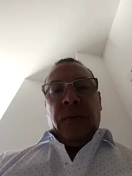 Snapshot of OrionStone chatting on September 13, 2025, 6:30 pm OrionStone online show from September 13, 2025, 6:30 pm