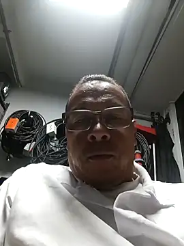 Snapshot of OrionStone chatting on October 6, 2025, 2:35 am OrionStone online show from October 6, 2025, 2:35 am