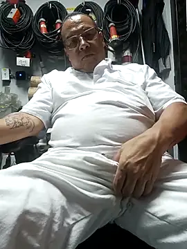Snapshot of OrionStone chatting on September 16, 2025, 7:31 am OrionStone online show from September 16, 2025, 7:31 am