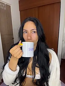 Snapshot of ArianaReynoldss chatting on March 3, 2026, 10:22 am ArianaReynoldss online show from March 3, 2026, 10:22 am