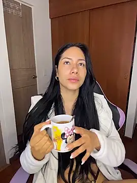 Snapshot of ArianaReynoldss chatting on March 7, 2026, 10:32 am ArianaReynoldss online show from March 7, 2026, 10:32 am