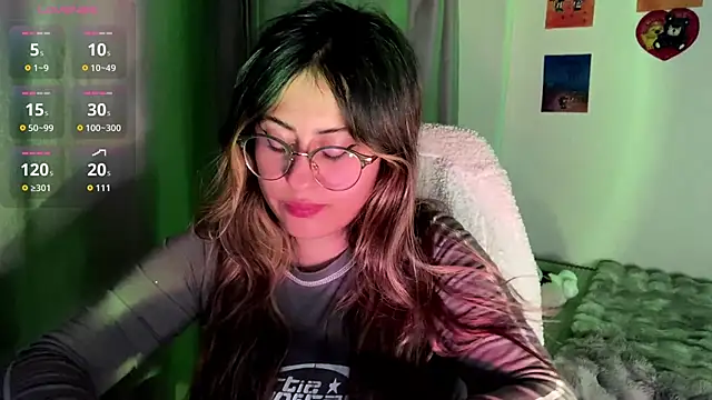 Snapshot of emma__bell_ chatting on September 8, 2025, 11:26 pm emma bell online show from September 8, 2025, 11:26 pm