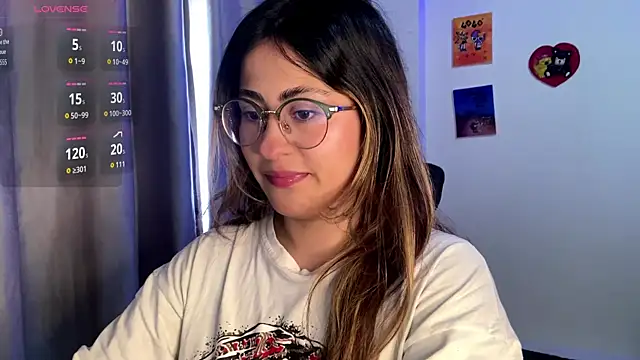 Snapshot of emma__bell_ chatting on September 13, 2025, 12:49 pm emma bell online show from September 13, 2025, 12:49 pm