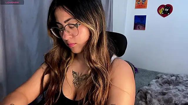 Snapshot of emma__bell_ chatting on September 22, 2025, 11:44 pm emma bell online show from September 22, 2025, 11:44 pm