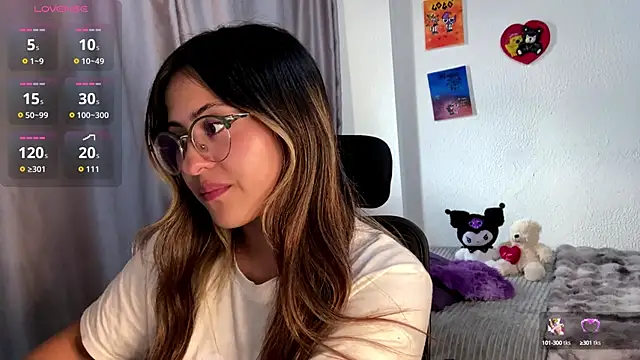 Snapshot of emma__bell_ chatting on September 17, 2025, 9:39 pm emma bell online show from September 17, 2025, 9:39 pm