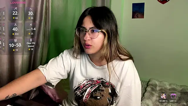 Snapshot of emma__bell_ chatting on September 25, 2025, 1:00 am emma bell online show from September 25, 2025, 1:00 am