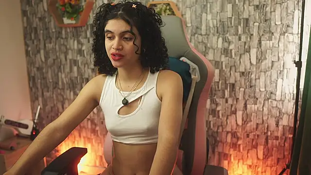 bonniie 98  online show from May 19, 2026, 8:27 pm