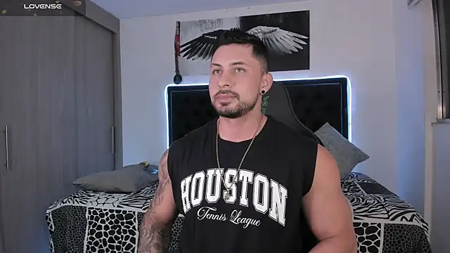 Snapshot of santi_aesthetic chatting on June 14, 2026, 4:03 am santi aesthetic online show from June 14, 2026, 4:03 am
