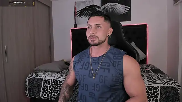 Snapshot of santi_aesthetic chatting on June 21, 2026, 2:50 am santi aesthetic online show from June 21, 2026, 2:50 am
