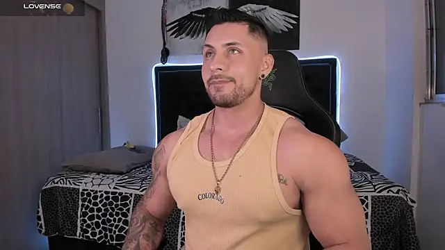Snapshot of santi_aesthetic chatting on June 5, 2026, 6:52 am santi aesthetic online show from June 5, 2026, 6:52 am