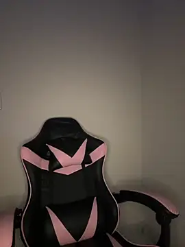 Snapshot of Manu_2002_ chatting on October 31, 2025, 9:43 pm Manu 2002 online show from October 31, 2025, 9:43 pm