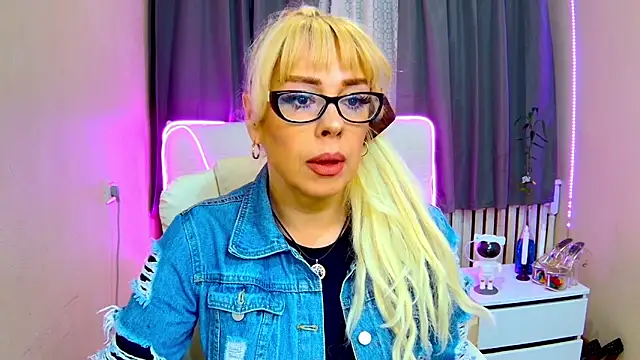 Snapshot of KatrinaCharm chatting on September 15, 2025, 6:03 am KatrinaCharm online show from September 15, 2025, 6:03 am