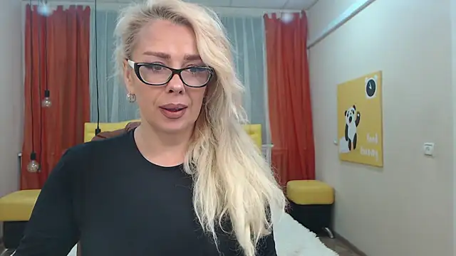 Snapshot of KatrinaCharm chatting on September 9, 2025, 6:12 am KatrinaCharm online show from September 9, 2025, 6:12 am