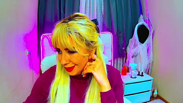 Snapshot of KatrinaCharm chatting on October 10, 2025, 12:28 pm KatrinaCharm online show from October 10, 2025, 12:28 pm