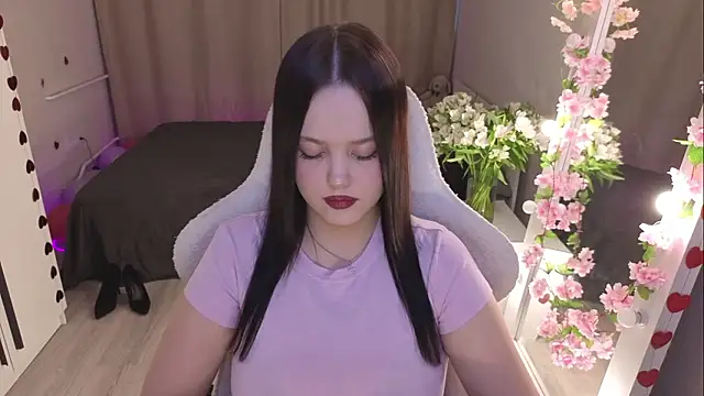 Betty  Davvis online show from February 17, 2026, 2:14 pm