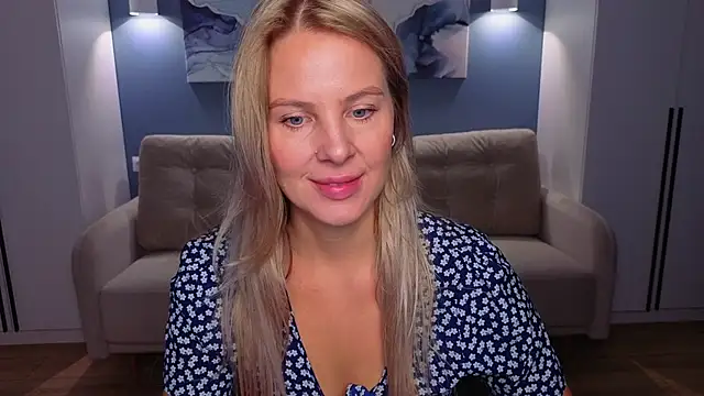 Snapshot of MelanieBennett chatting on October 7, 2025, 6:03 am MelanieBennett online show from October 7, 2025, 6:03 am
