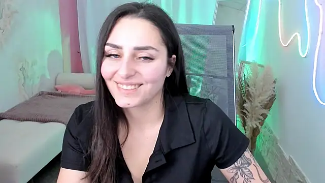 ValeriiMills online show from December 15, 2025, 2:45 pm