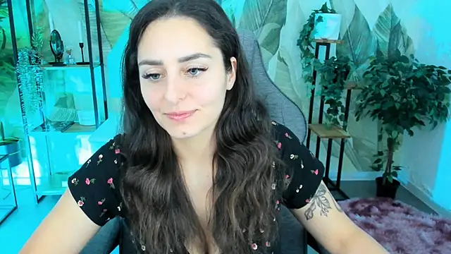 ValeriiMills online show from October 20, 2025, 2:28 pm