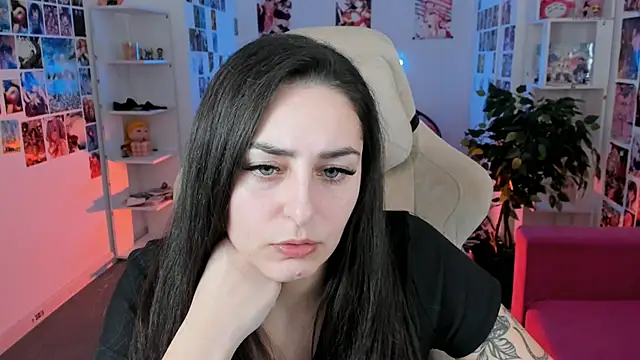 ValeriiMills online show from February 3, 2026, 2:55 pm