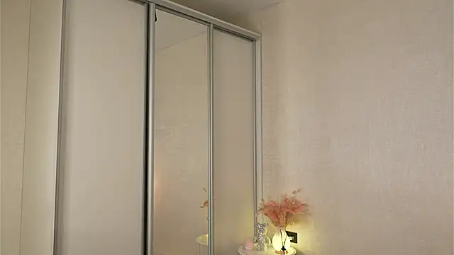 Cyberheart  online show from November 6, 2025, 4:44 pm