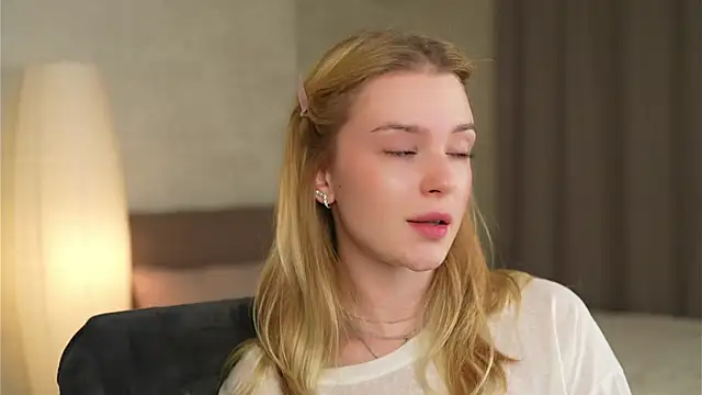 Cyberheart  online show from November 15, 2025, 4:55 pm