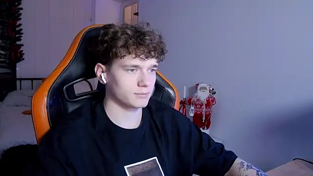 Snapshot of DanyDavis chatting on December 5, 2025, 3:32 pm DanyDavis online show from December 5, 2025, 3:32 pm