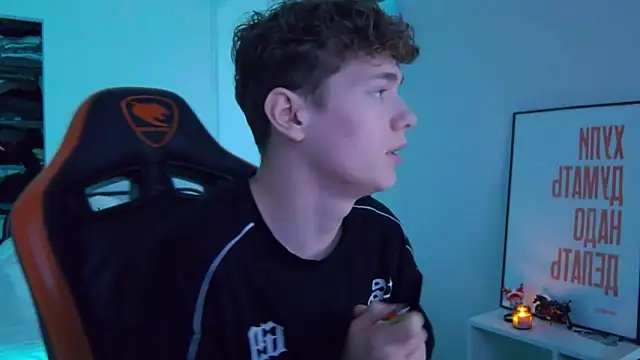 DanyDavis online show from October 17, 2025, 1:13 pm