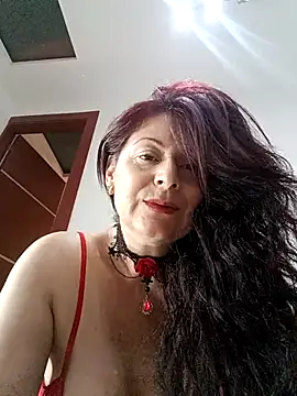 lunadicty online show from December 4, 2025, 11:26 pm