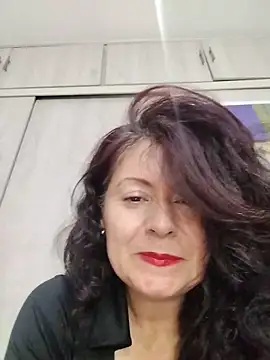 lunadicty online show from May 12, 2026, 9:43 pm