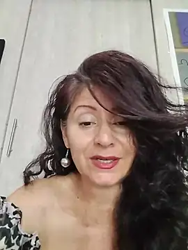 lunadicty online show from May 17, 2026, 6:52 pm