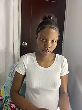 Snapshot of Meegannhill chatting on November 13, 2025, 12:42 pm Meegannhill online show from November 13, 2025, 12:42 pm