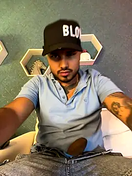 Snapshot of PapiStan chatting on October 5, 2025, 3:47 pm PapiStan online show from October 5, 2025, 3:47 pm