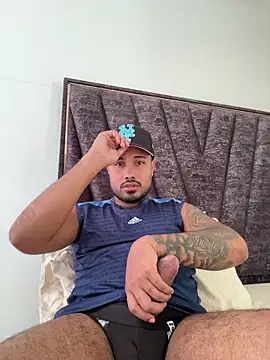 Snapshot of PapiStan chatting on November 10, 2025, 9:53 pm PapiStan online show from November 10, 2025, 9:53 pm