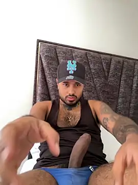 Snapshot of PapiStan chatting on November 15, 2025, 2:54 pm PapiStan online show from November 15, 2025, 2:54 pm