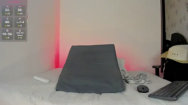 Snapshot of PapiStan chatting on October 12, 2025, 3:41 am PapiStan online show from October 12, 2025, 3:41 am