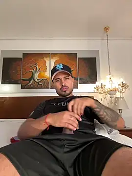 Snapshot of PapiStan chatting on October 4, 2025, 8:16 am PapiStan online show from October 4, 2025, 8:16 am