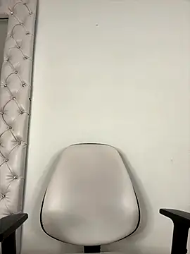 Snapshot of PapiStan chatting on October 18, 2025, 11:40 pm PapiStan online show from October 18, 2025, 11:40 pm