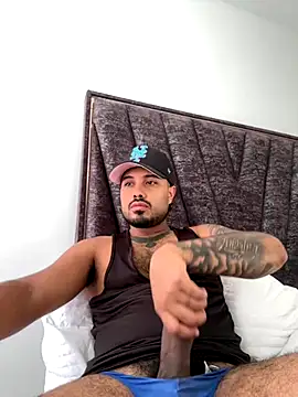 Snapshot of PapiStan chatting on November 20, 2025, 9:04 pm PapiStan online show from November 20, 2025, 9:04 pm