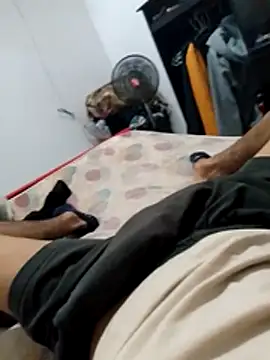 Yeibons online show from November 10, 2025, 10:15 pm