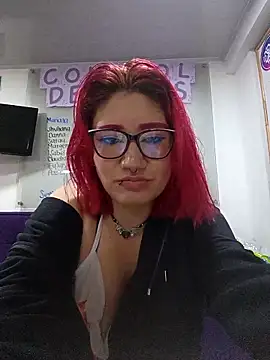 Cerecitaa02  online show from April 9, 2026, 11:55 pm