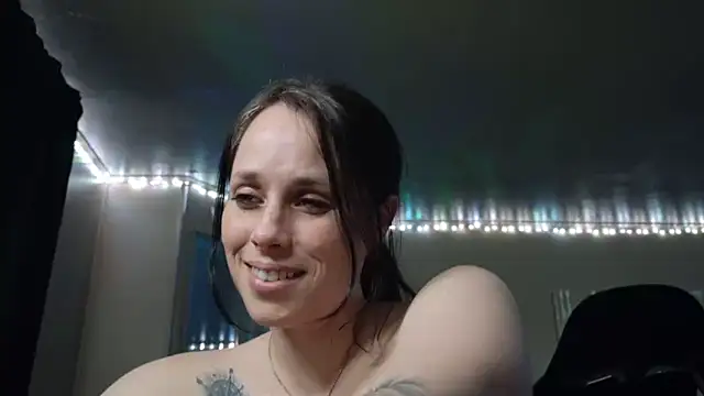 Snapshot of mavismable chatting on April 10, 2026, 3:46 am mavismable online show from April 10, 2026, 3:46 am