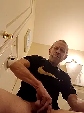 Snapshot of moasslicker chatting on March 20, 2025, 5:57 am moasslicker online show from March 20, 2025, 5:57 am