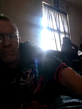 Snapshot of moasslicker chatting on December 17, 2025, 3:39 pm moasslicker online show from December 17, 2025, 3:39 pm